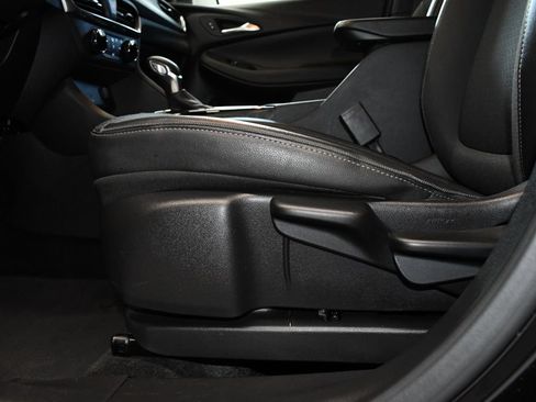 Used 2025 Buick Encore GX Preferred FWD image 17