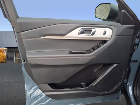 New 2026 Ford Explorer Active w/ Active Comfort Package AWD/4WD image 9