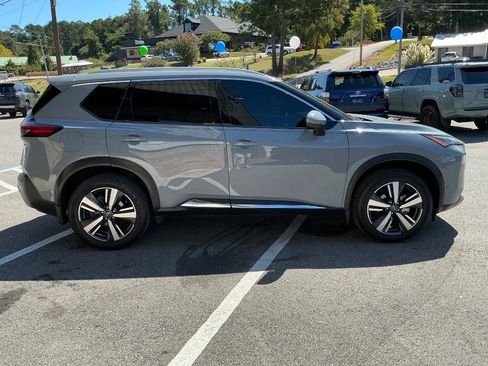 Used 2023 Nissan Rogue SL w/ SL Premium Package FWD image 7