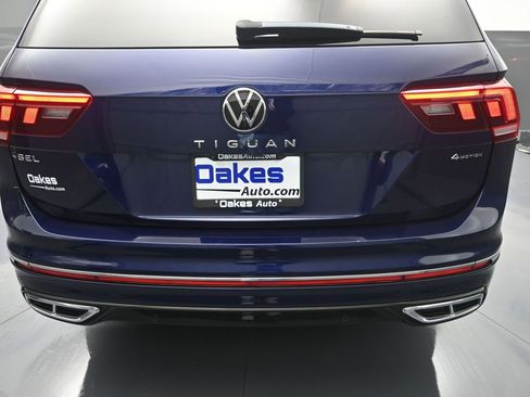Used 2022 Volkswagen Tiguan SEL R-Line image 36