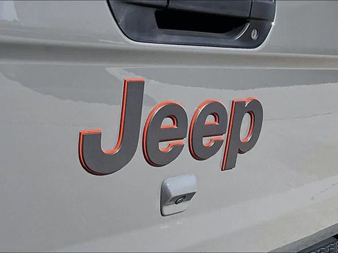 Certified 2022 Jeep Gladiator Mojave w/ LED Lighting Group image 31