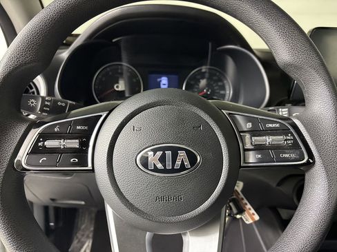 Used 2020 Kia Forte LXS image 12