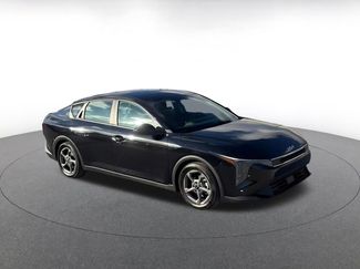 Used 2025 Kia K4 LXS video 2
