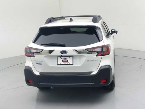 Certified 2025 Subaru Outback Premium image 9