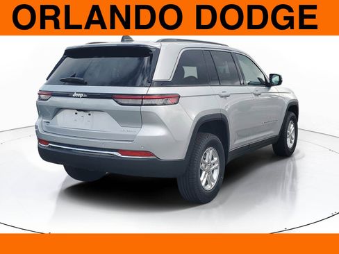 New 2025 Jeep Grand Cherokee Laredo image 4