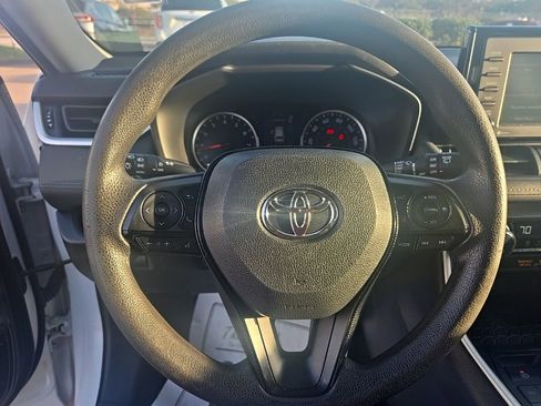 Used 2021 Toyota RAV4 XLE image 19