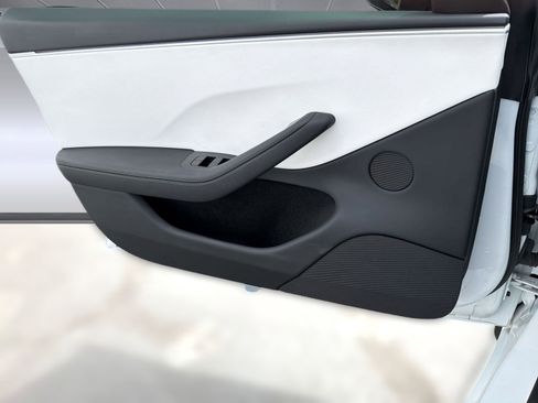 Used 2025 Tesla Model 3 Performance AWD/4WD image 18