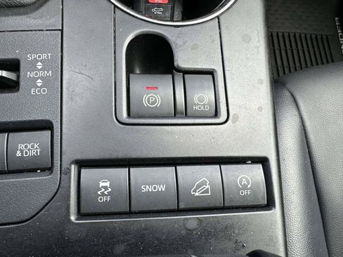 Certified 2020 Toyota Highlander XLE AWD/4WD image 29