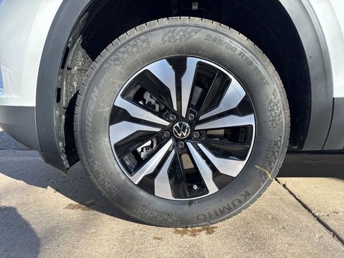 New 2026 Volkswagen Atlas SE image 27