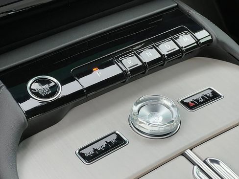 Used 2025 Lincoln Navigator Reserve w/ Jet Appearance Package image 28