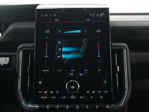 Used 2025 GMC Yukon Denali AWD/4WD image 17