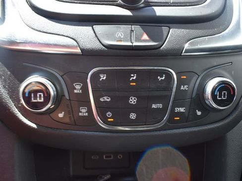 Used 2022 Chevrolet Equinox LT FWD image 37