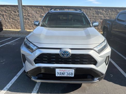Certified 2022 Toyota RAV4 SE w/ Convenience Package AWD/4WD image 3