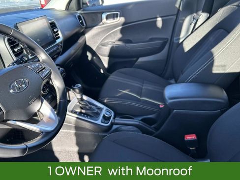 Used 2022 Hyundai Venue SEL image 19