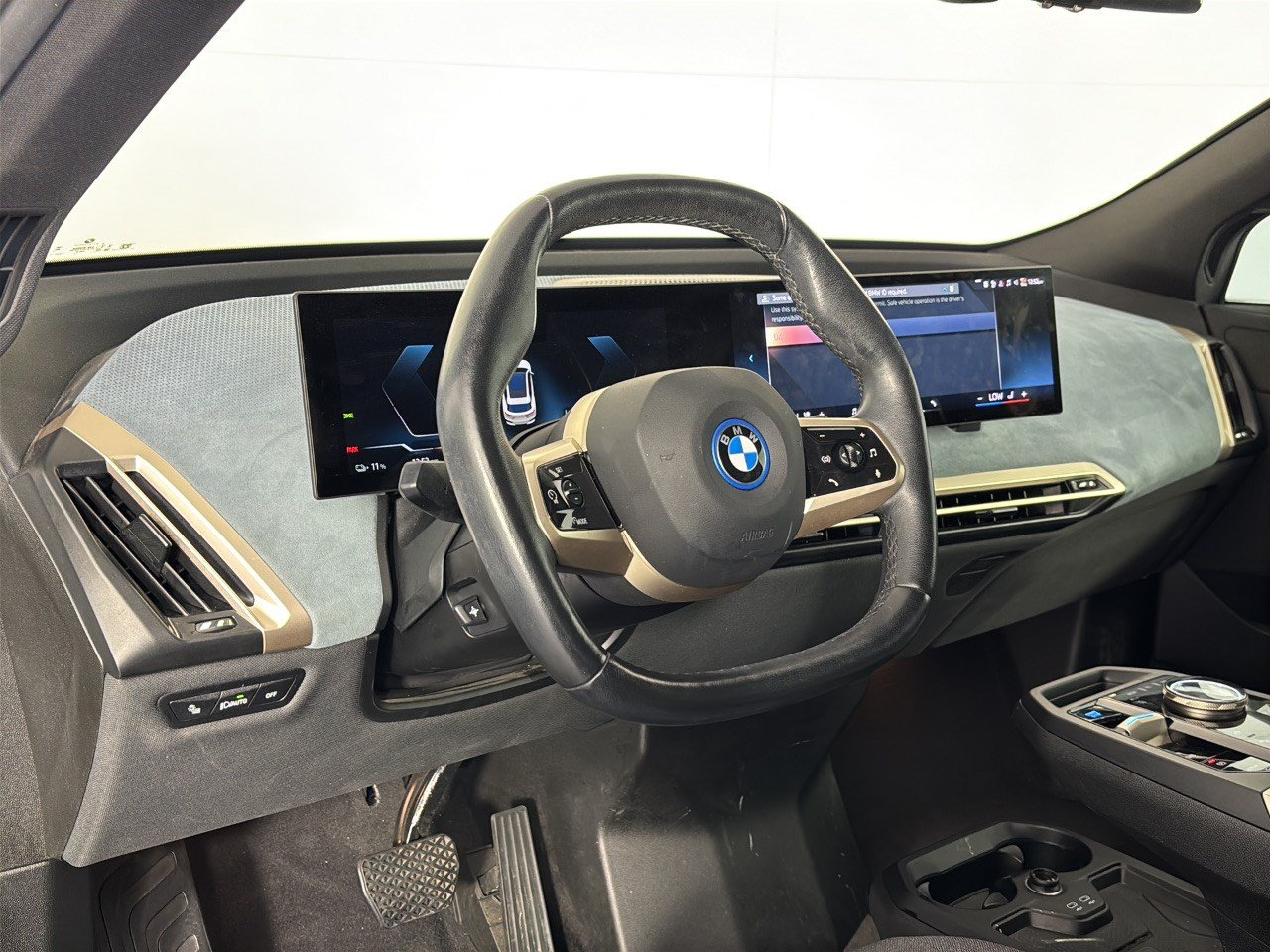 Certified 2024 BMW iX xDrive50 w/ Sport Package AWD/4WD image 4