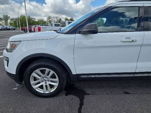Used 2019 Ford Explorer XLT AWD/4WD image 16