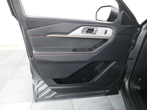 Certified 2025 Ford Explorer Active AWD/4WD image 25