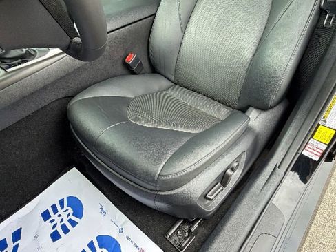 Used 2024 Toyota Camry XLE image 14