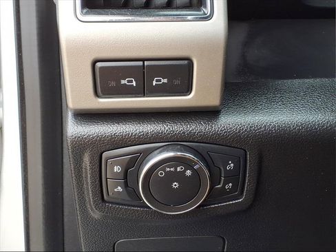 Used 2017 Ford F150 Lariat w/ Equipment Group 501A Mid image 17