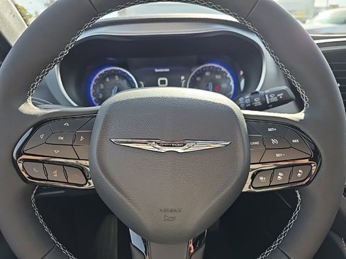 New 2026 Chrysler Pacifica Limited w/ S Appearance Package image 20