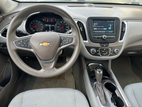 Used 2016 Chevrolet Malibu LT FWD image 17