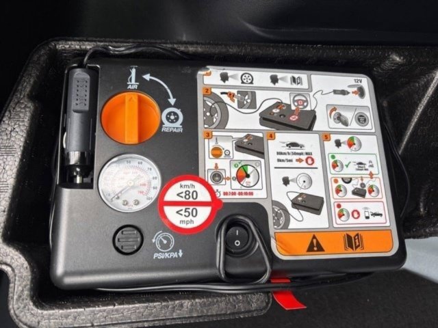 Used 2025 Ford Escape Active AWD/4WD image 38