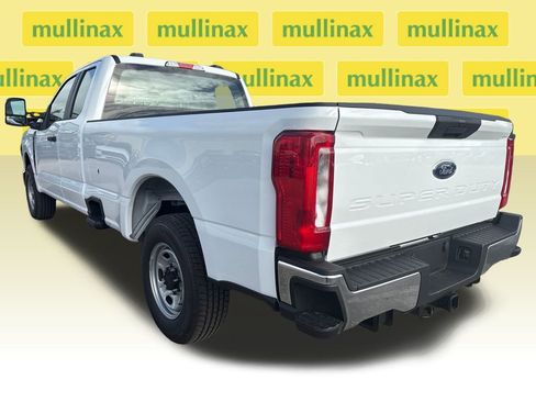 New 2026 Ford F250 XL w/ XL Chrome Package image 4