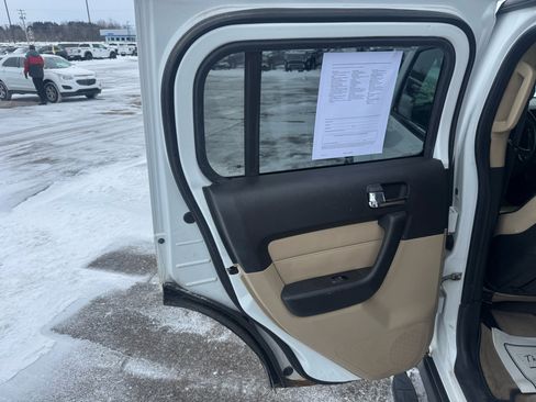 Used 2006 HUMMER H3 image 13