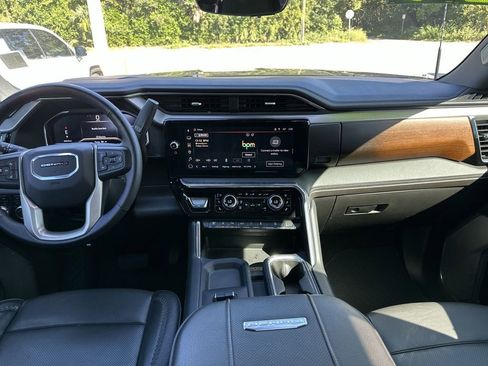 Used 2024 GMC Sierra 3500 Denali w/ Denali Reserve Package image 18