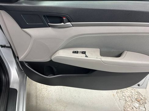 Used 2018 Hyundai Elantra Value Edition w/ Cargo Package FWD image 8