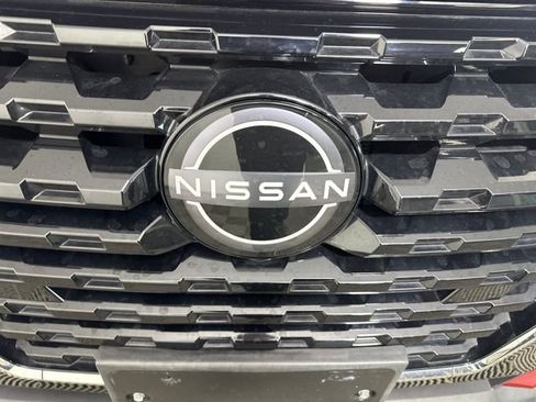 Used 2022 Nissan Kicks SV image 9