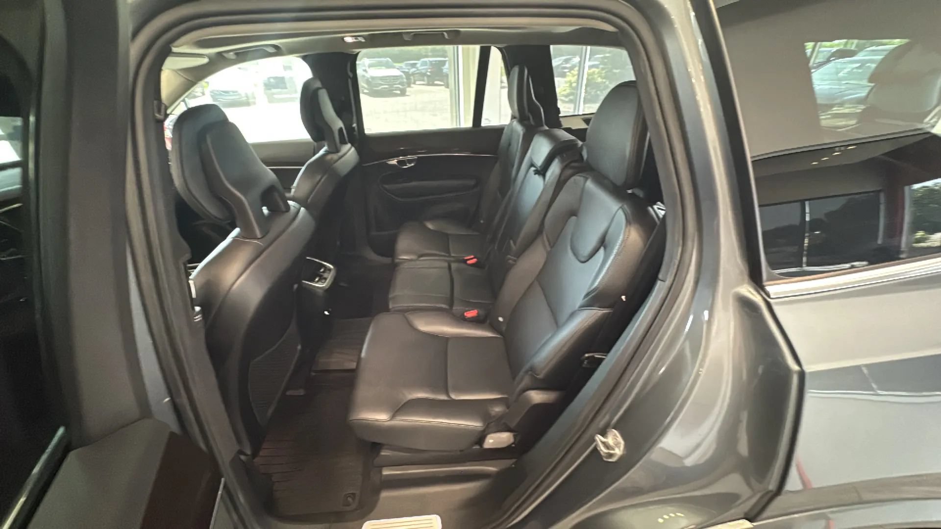 Used 2017 Volvo XC90 T6 Momentum w/ Vision Package AWD/4WD image 35