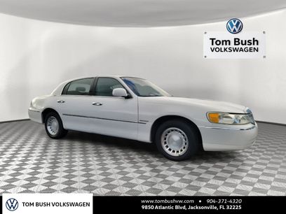 Used 2001 Lincoln Town Car Executive