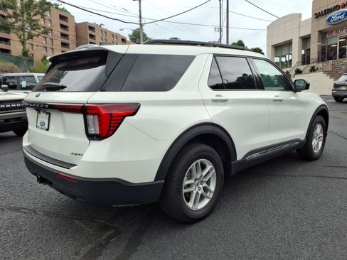 Used 2025 Ford Explorer Active AWD/4WD image 5