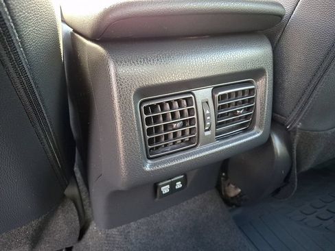 Used 2025 Toyota Camry SE FWD image 11