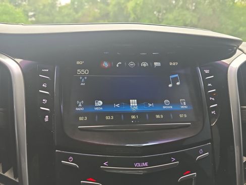 Used 2018 Cadillac Escalade ESV Platinum RWD image 17