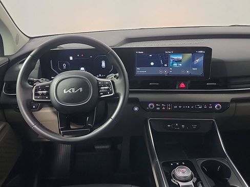 Used 2025 Kia Carnival SX FWD image 21