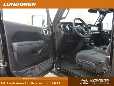 Used 2023 Jeep Gladiator Sport image 27