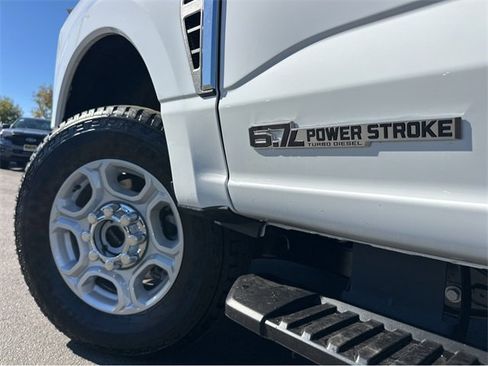 New 2026 Ford F250 XLT w/ FX4 Off-Road Package image 19