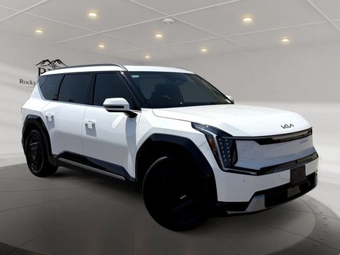 Used 2024 Kia EV9 Land AWD/4WD image 1