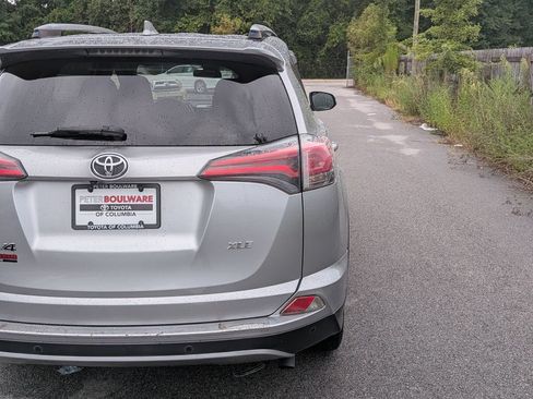 Used 2018 Toyota RAV4 XLE FWD image 25