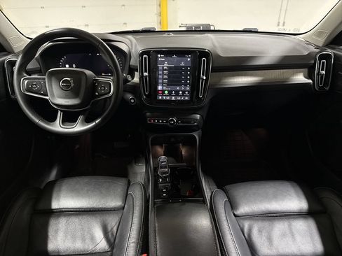 Used 2023 Volvo XC40 B5 Plus AWD/4WD image 10