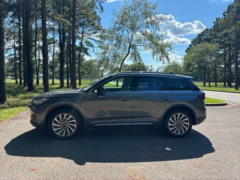 Used 2025 Lincoln Corsair Reserve AWD/4WD image 6