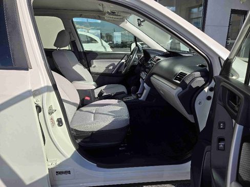 Used 2017 Subaru Forester 2.5i Premium w/ All-Weather Package image 13