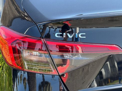 Certified 2023 Honda Civic EX image 28
