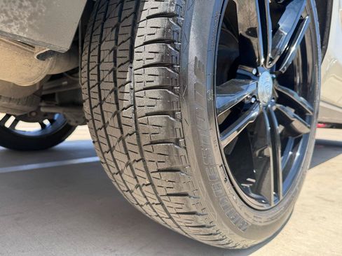 Used 2015 Cadillac Escalade Premium RWD image 12