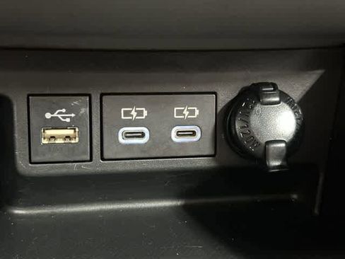 Used 2023 Toyota Highlander XLE image 25