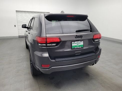 Used 2018 Jeep Grand Cherokee Altitude image 6