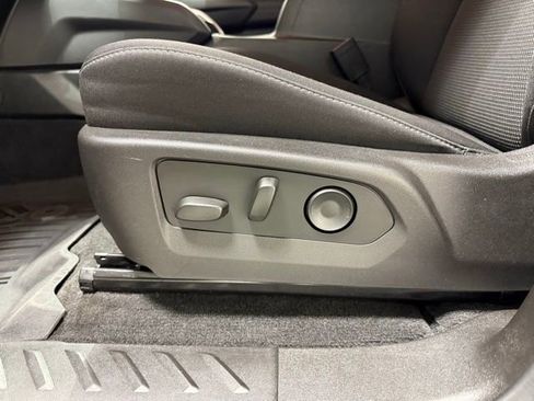 Certified 2024 Chevrolet Colorado LT w/ LT Convenience Package II image 11