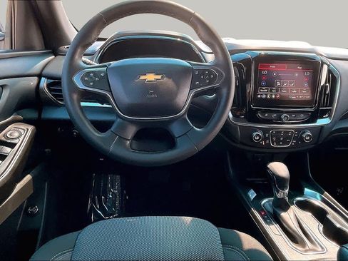 Used 2023 Chevrolet Traverse LT FWD image 6